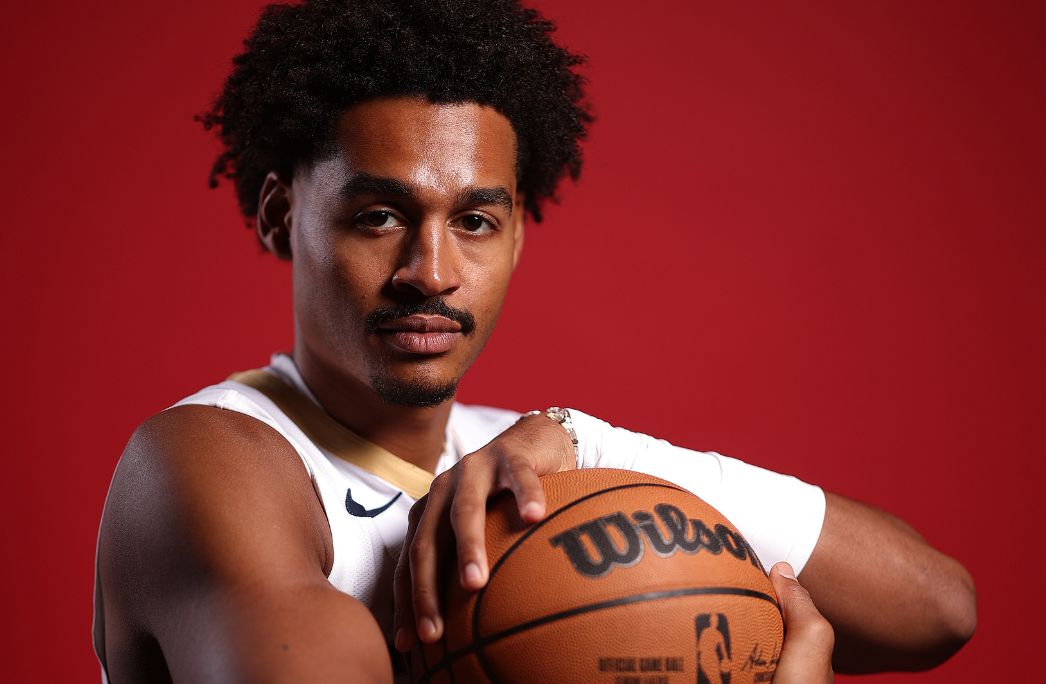 Schlechte Ballkontrolle! Die Spurs schossen nur 30,2 % aus der Drei-Punkte-Distanz, während die Pelicans 31,3 % schossen.