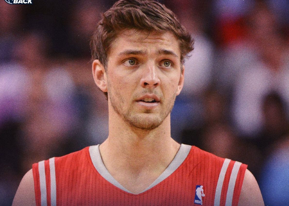 Parsons: Ich wurde körperlich getestet, indem ich Fußkettchen und zwei oder drei Paar Socken trug, und ich war einen Zentimeter größer.