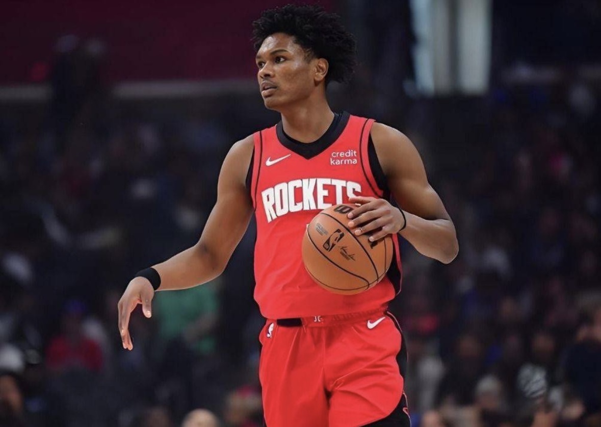 Sheppard: Amen hat mich gewarnt, dass er mich verprügeln wird, wenn ich den Ball das nächste Mal nicht direkt schieße, wenn ich offen bin.