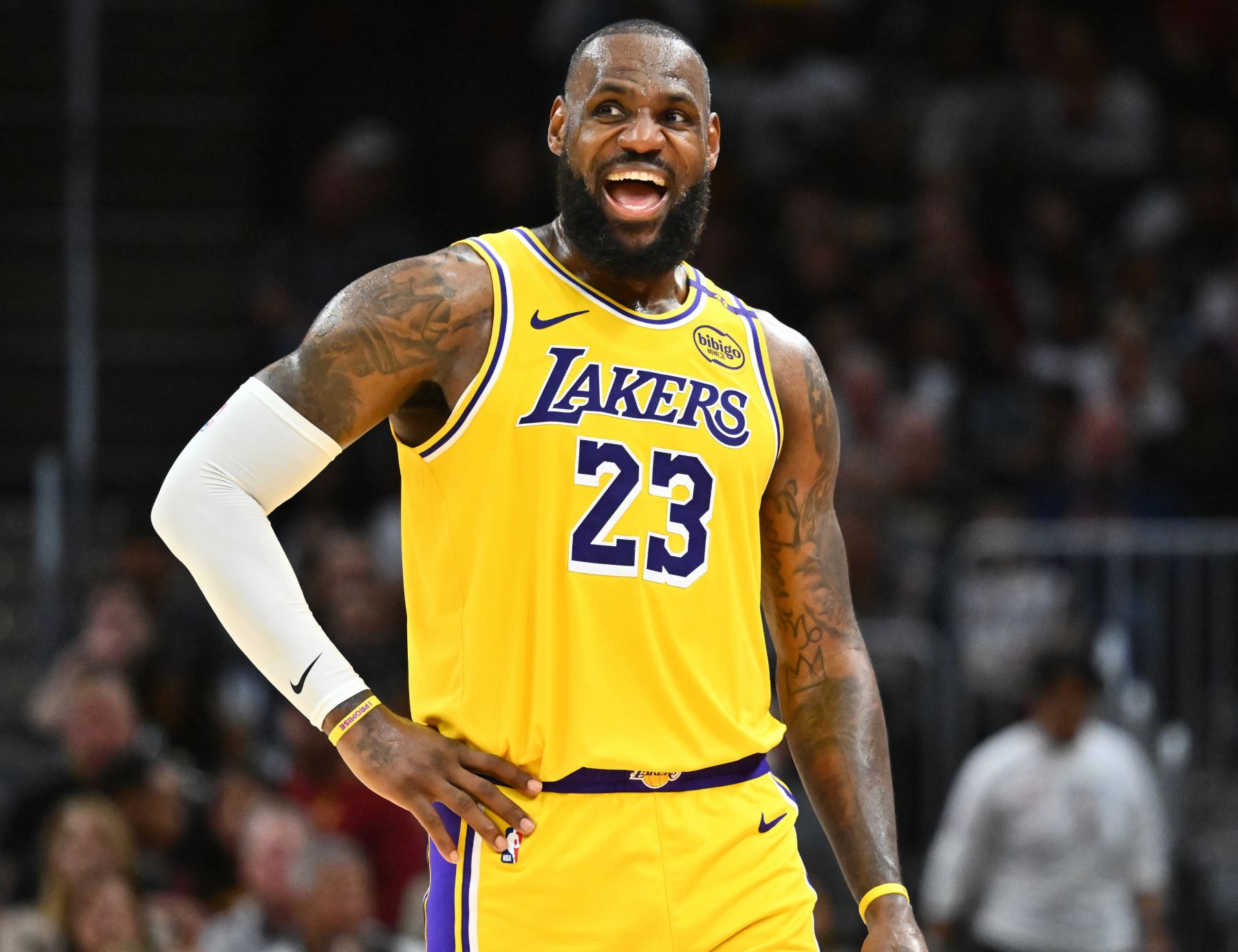 Reeves: James muss zu Hause sein, Wein trinken, das Spiel verfolgen und darüber nachdenken, wie er uns helfen kann