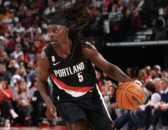 Holiday & Kamara erzielten in der Halbzeit sechs Dreier und verhalfen damit den Trail Blazers zum Punktestand.