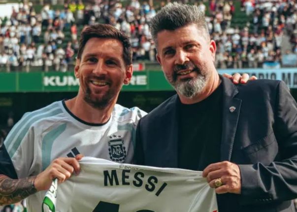 Elche-Trainer: Vielen Dank an das argentinische Team für sein Kommen zum Training und heißen Sie Messi willkommen, dem Team in Zukunft beizutreten