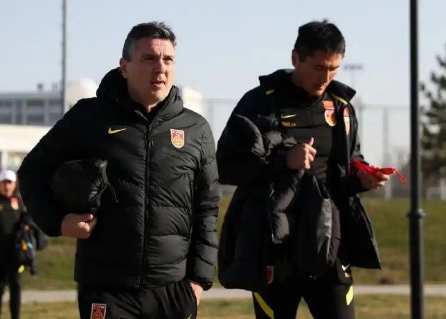 Beiqing: Sobald Shao Jia in Chengdu ankam, um potenzielle Nationalfußballspieler zu begutachten, war der Wintertrainingsplan der Fußballnationalmannschaft schwer zu bestimmen