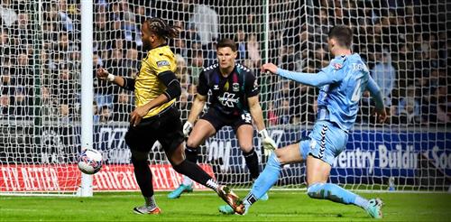 Coventry City gegen Maidstone United