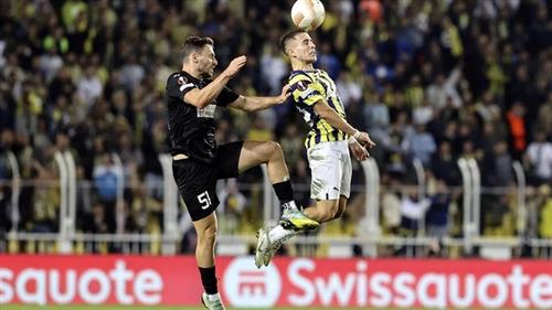 Larnaca AEK gegen Fenerbahce