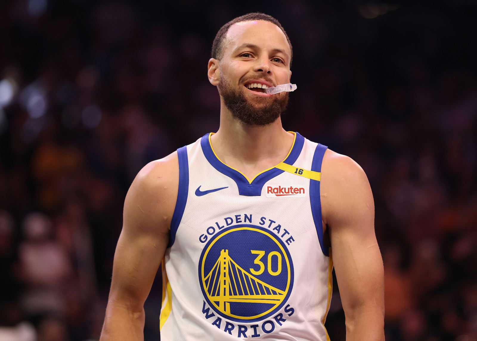 US-Medien: Ohne bewusst gegen die Regeln zu verstoßen, war Curry dennoch der erste Spieler, der in dieser Saison 100 Punkte erzielte