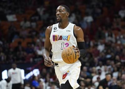 Tolles Gefühl der Ballkontrolle! Acht Spieler der Heat punkteten im zweistelligen Bereich, erzielten 146 Punkte und schossen 53,9 % aus dem Feld.