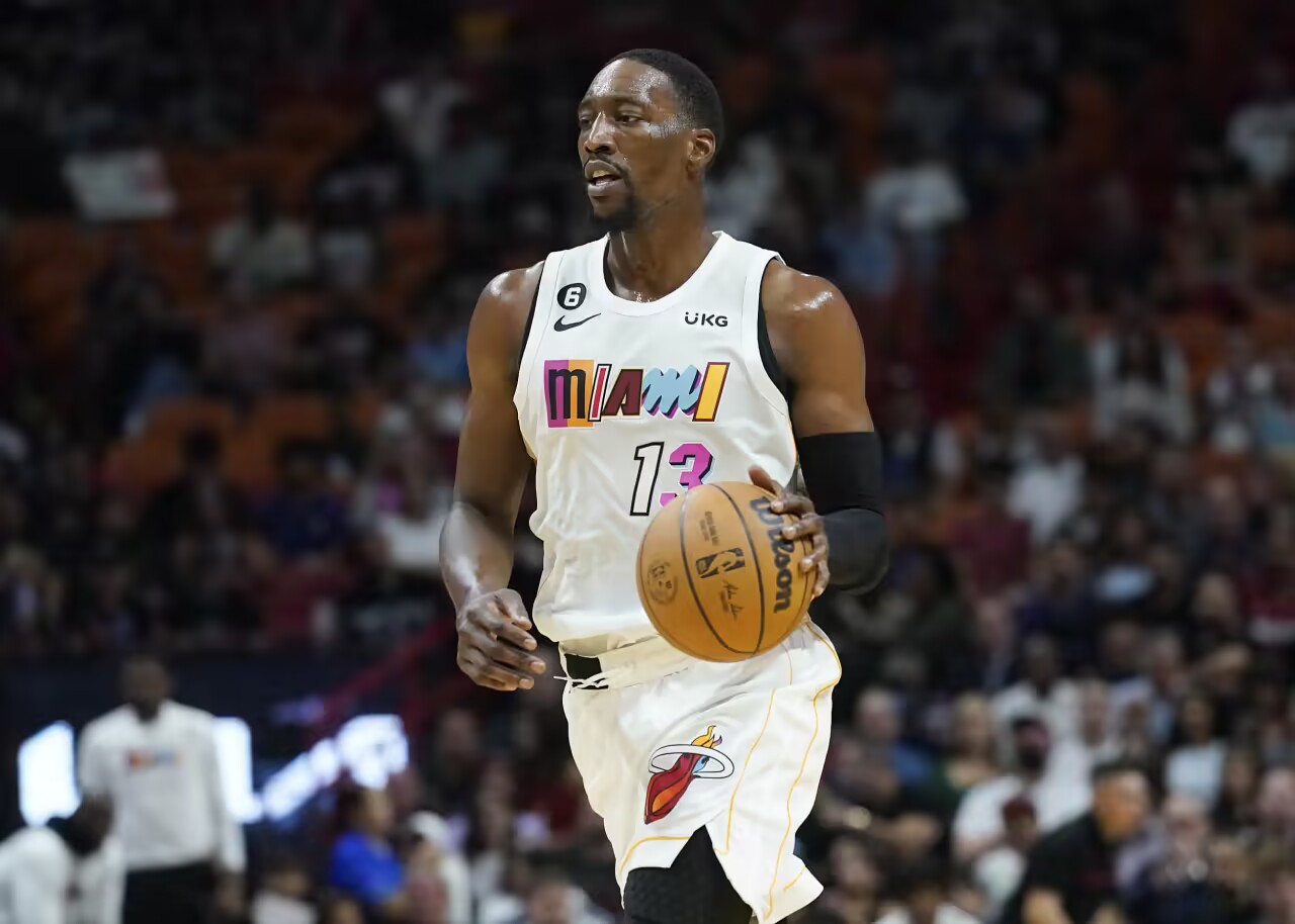 Heat-Offizieller: Adebayo wird das Spiel gegen die Hornets wegen einer Verletzung am linken Fuß verpassen