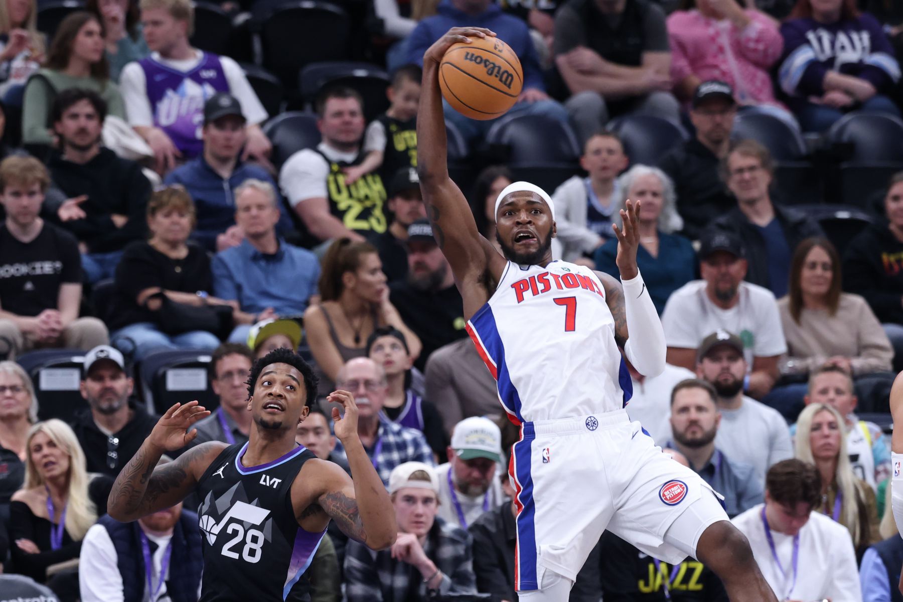 Paul Reed hat 25+10+5 und eine echte Schussquote von über 90 %, der erste in der Geschichte der Pistons