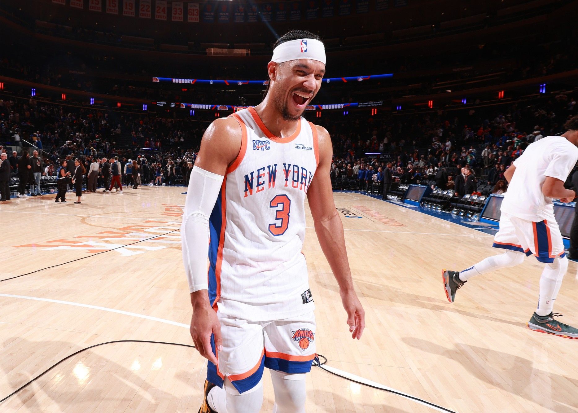 Das sind völlig unterschiedliche Teams! Die Knicks erzielten gestern im ersten Viertel 42 Punkte, heute jedoch nur zur Halbzeit 42 Punkte.