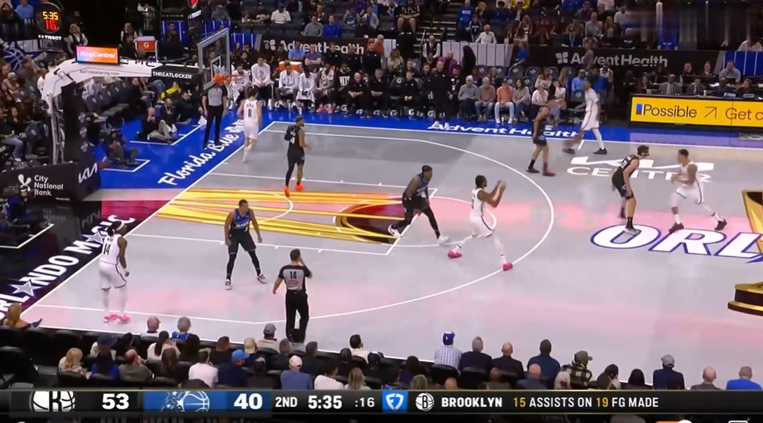 Drei Magic-Spieler erzielten zur Halbzeit zweistellige Punkte und Wagner Jr. erzielte 12 Punkte, um dem Team zu helfen, den Punkteunterschied zu verringern.