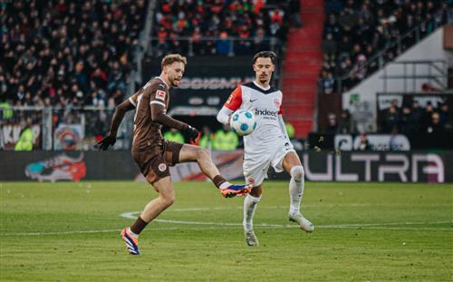St. Pauli gegen Eintracht Frankfurt