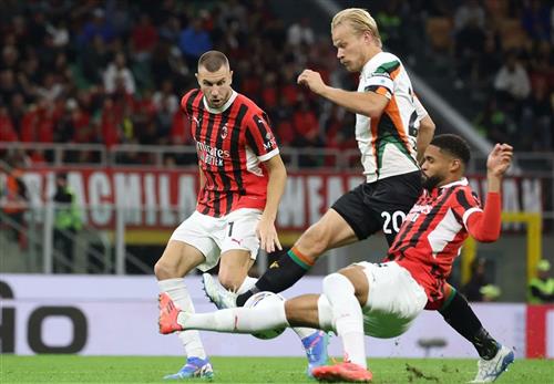 AC Mailand gegen Venedig