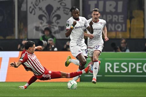 Olympiakos Piräus gegen Fiorentina