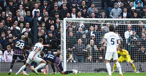 Tottenham Hotspur gegen Nottingham Forest