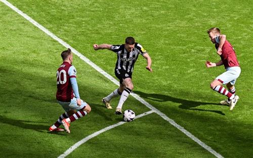 Newcastle United gegen West Ham United