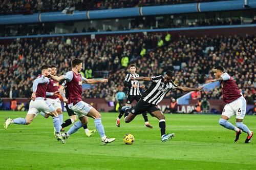 Aston Villa gegen Newcastle United