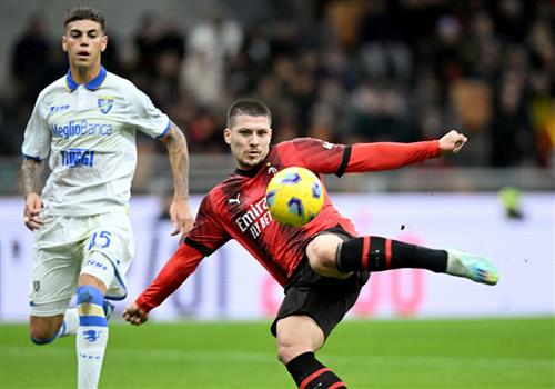 AC Mailand gegen Frosinone