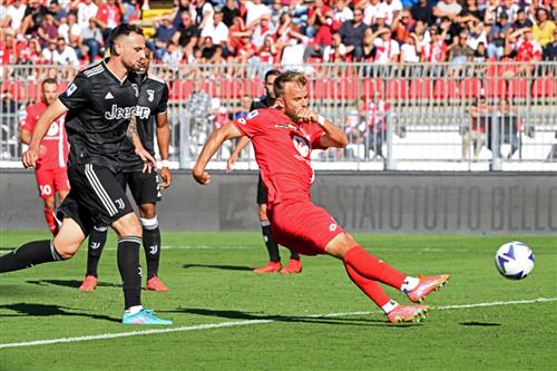 Monza gegen Juventus
