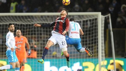 Bologna gegen Neapel