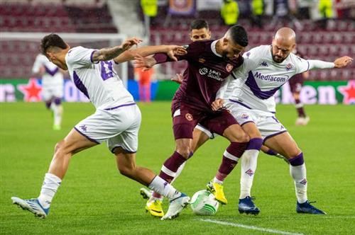 Fiorentina gegen Hart FC
