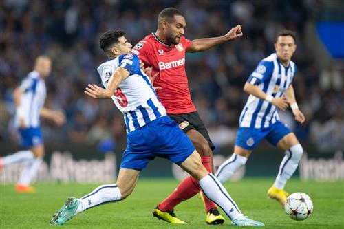 B. Leverkusen gegen Porto