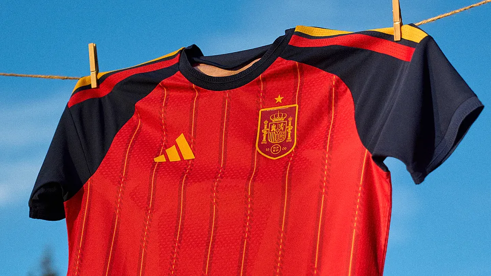 Adidas veröffentlicht das Trikot der spanischen WM-Heimmannschaft, das in den WM-Vorrunden dieses Monats enthüllt wird