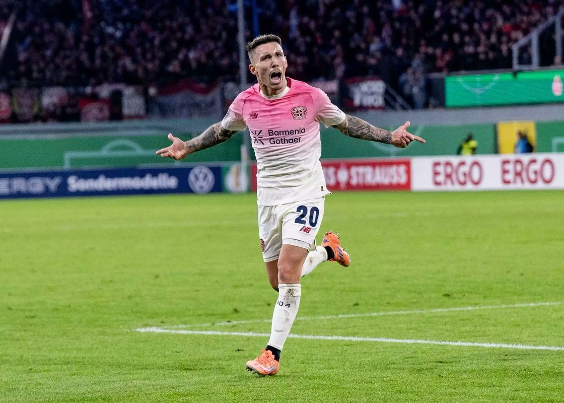 Kickers: Bayern München beobachtet die Situation von Grimaldo genau